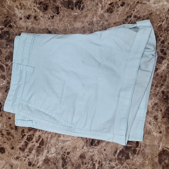 KHAKIS by GAP shorts - Picture 3 of 3